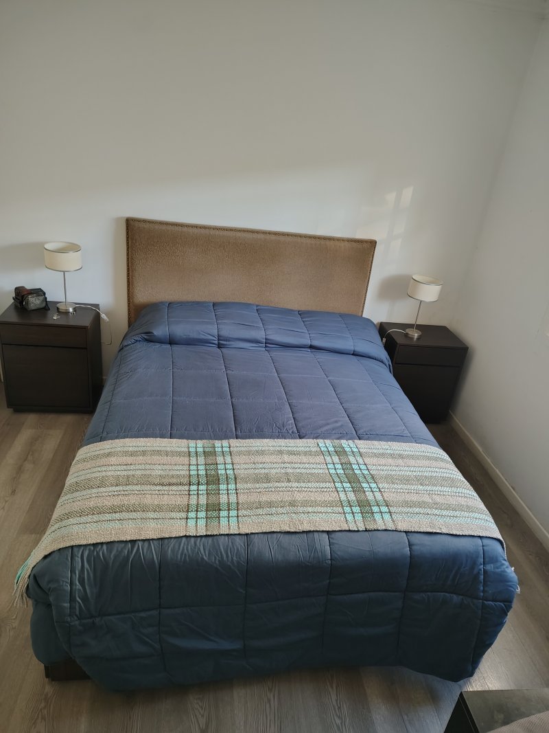 Pies de cama tejidos en telar Lemu artesanales